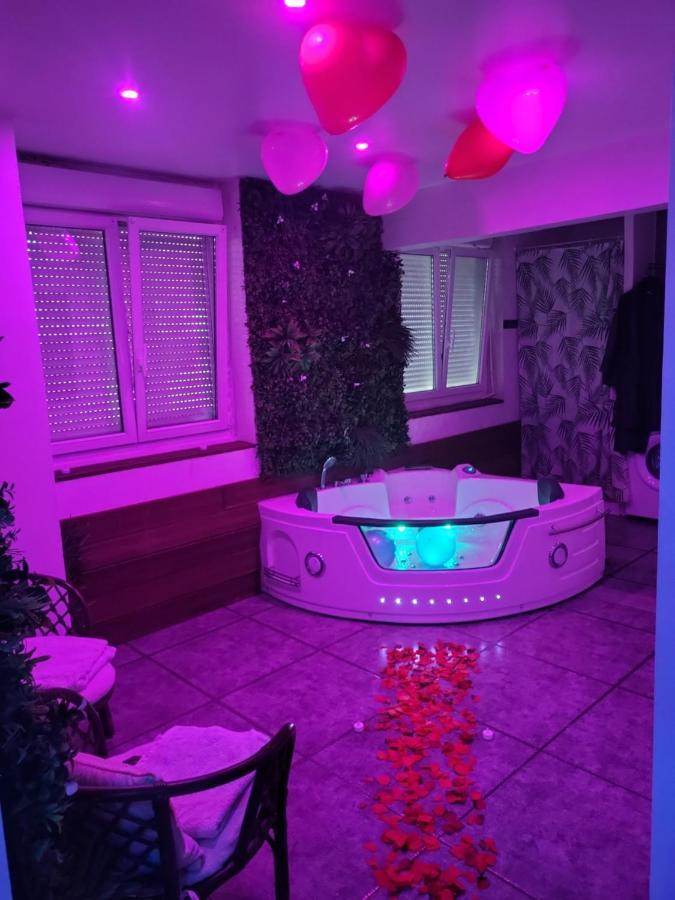 Paris 2 - With Jacuzzi Apartment Rosny-sous-Bois